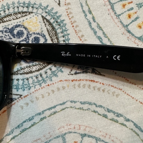 Ray Ban Rb2132 New Wayfarer Sunglasses main image 4